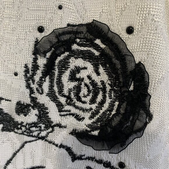 Ming Wang Women’s White Small Lace Cardigan Black Floral Beads Lightweight - Picture 4 of 10